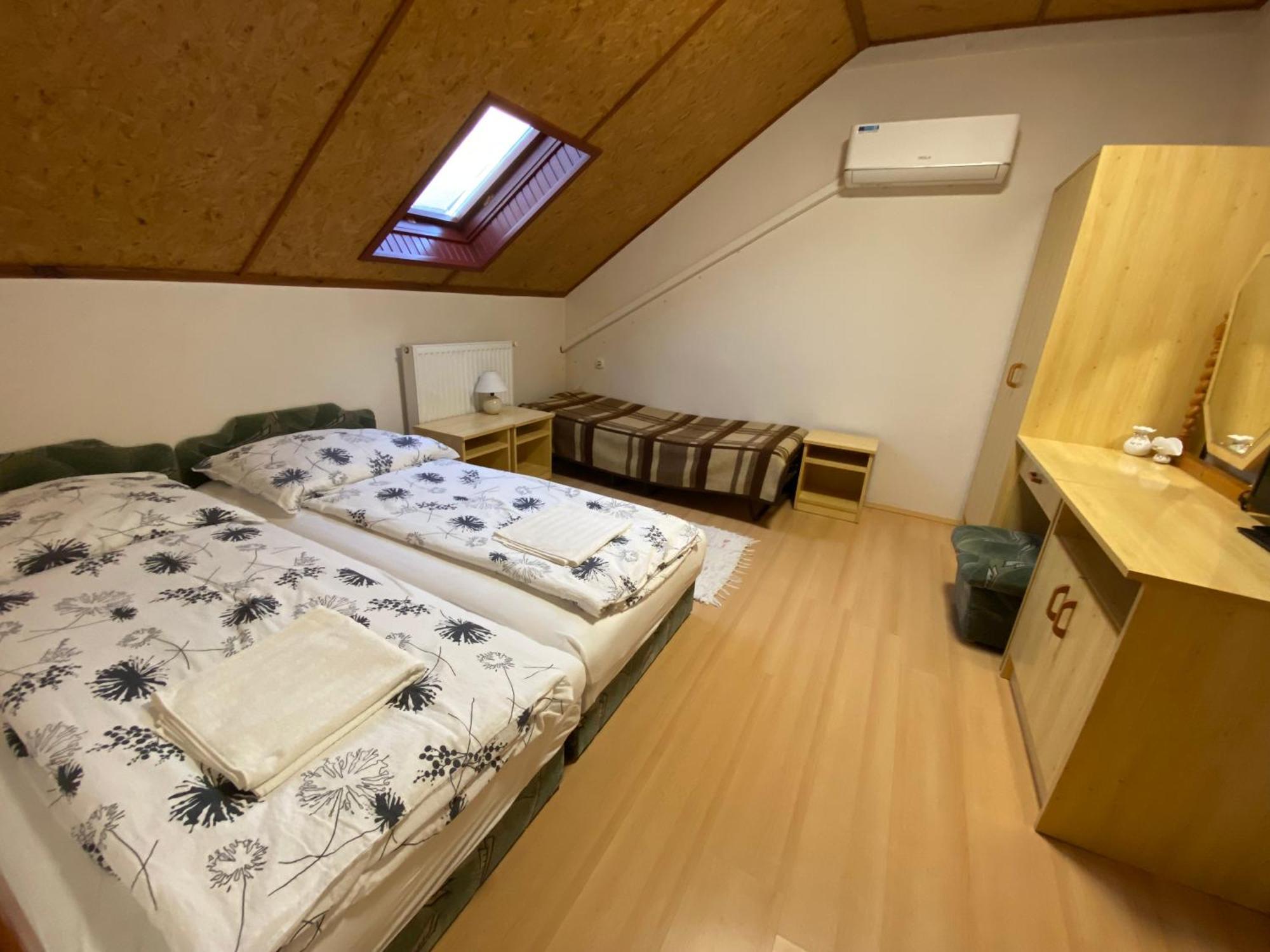 Vadvirag Vendeghaz Hotel Ленти Екстериор снимка