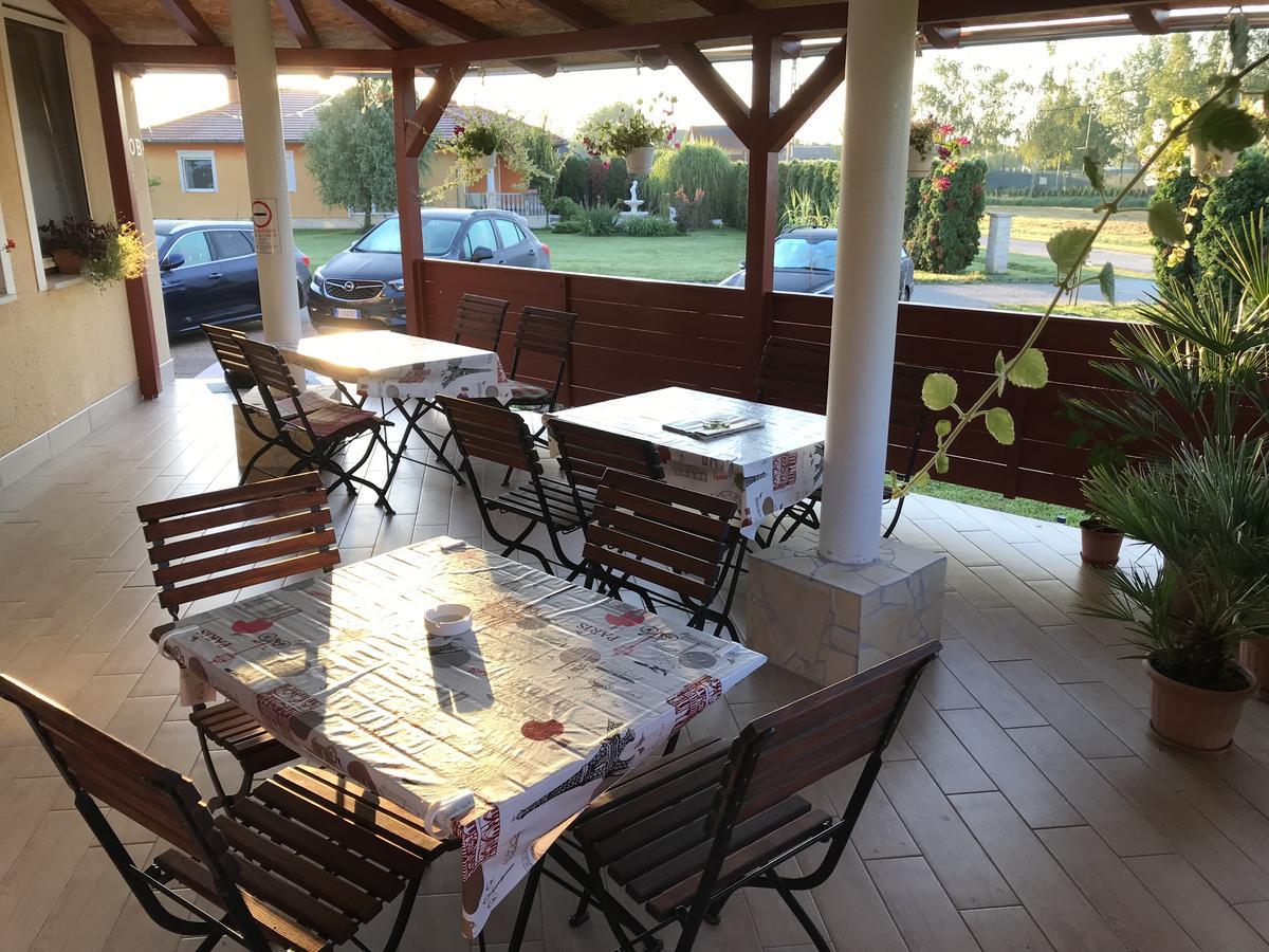 Vadvirag Vendeghaz Hotel Ленти Екстериор снимка